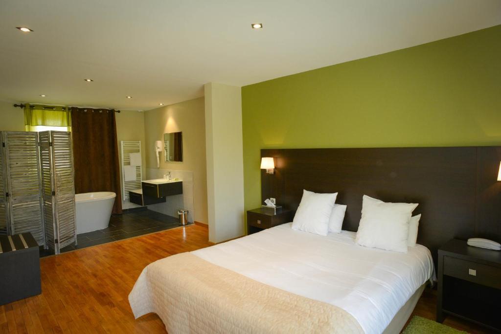 Logis Hotel Restaurant L'Auberge Normande Carentan Eksteriør bilde